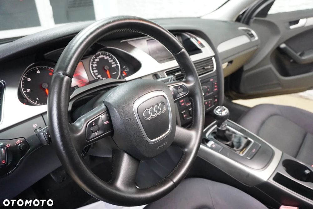 Audi A4 Avant 2.0 TDI DPF Ambiente - 17