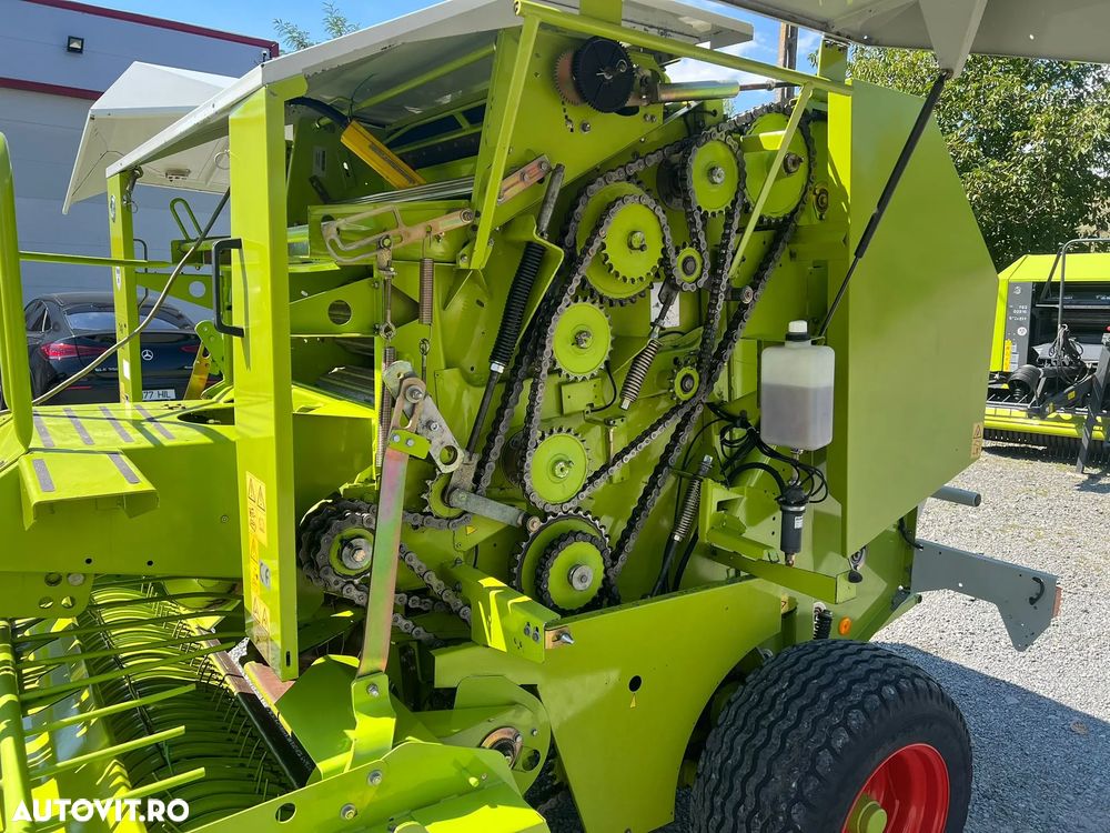 Claas ROLLANT 240 - 8