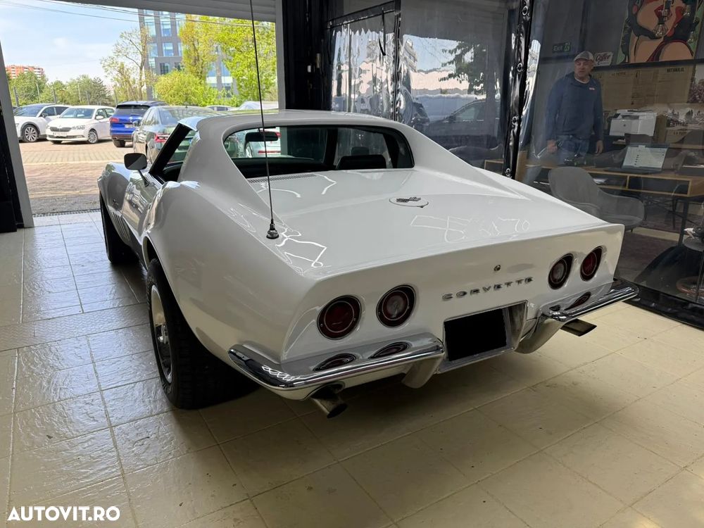 Chevrolet Corvette - 6