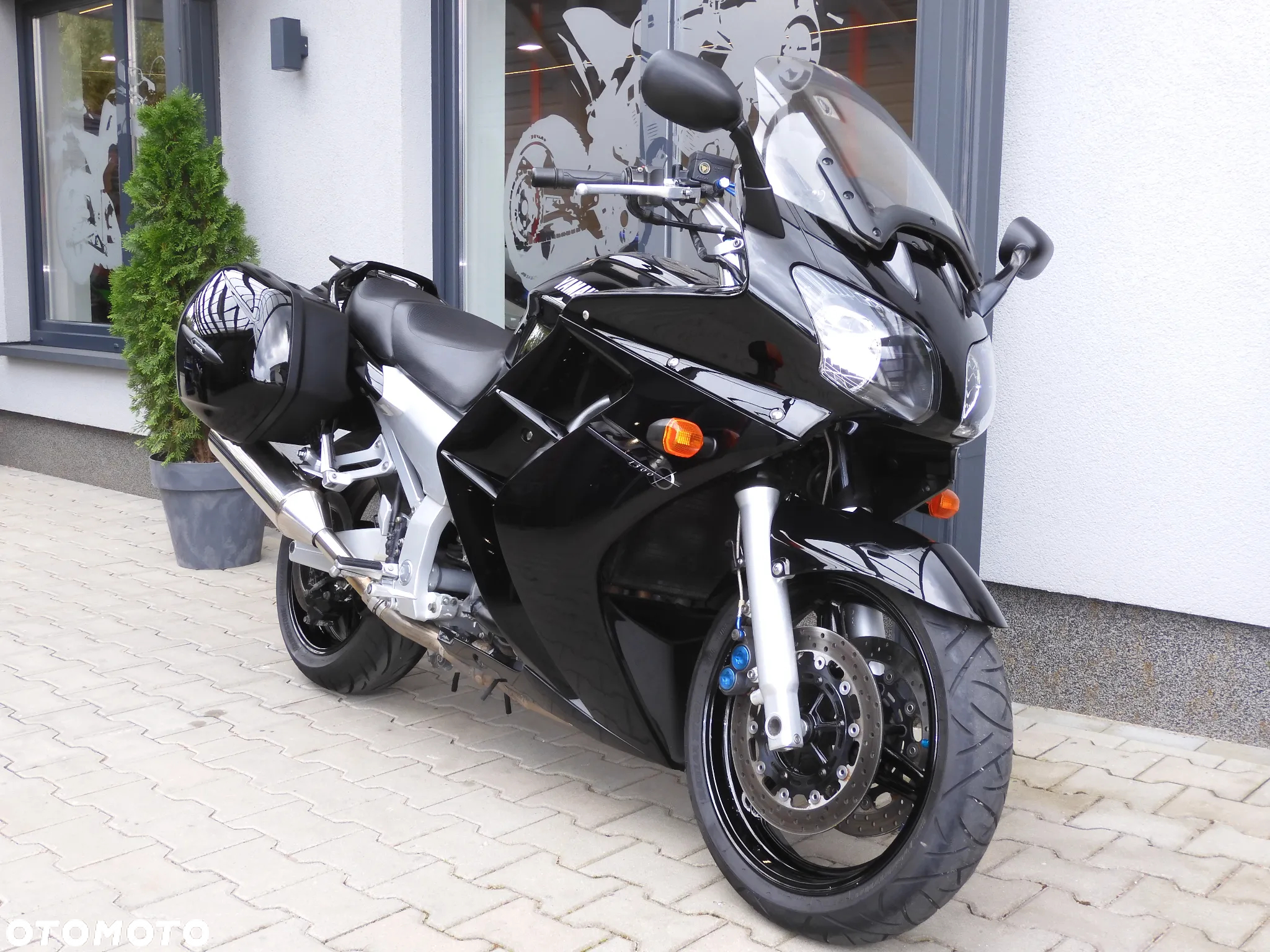 Yamaha FJR - 16
