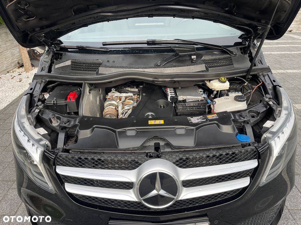 Mercedes-Benz Klasa V 300 d extralang 4Matic 9G-TRONIC Avantgarde Edition - 40