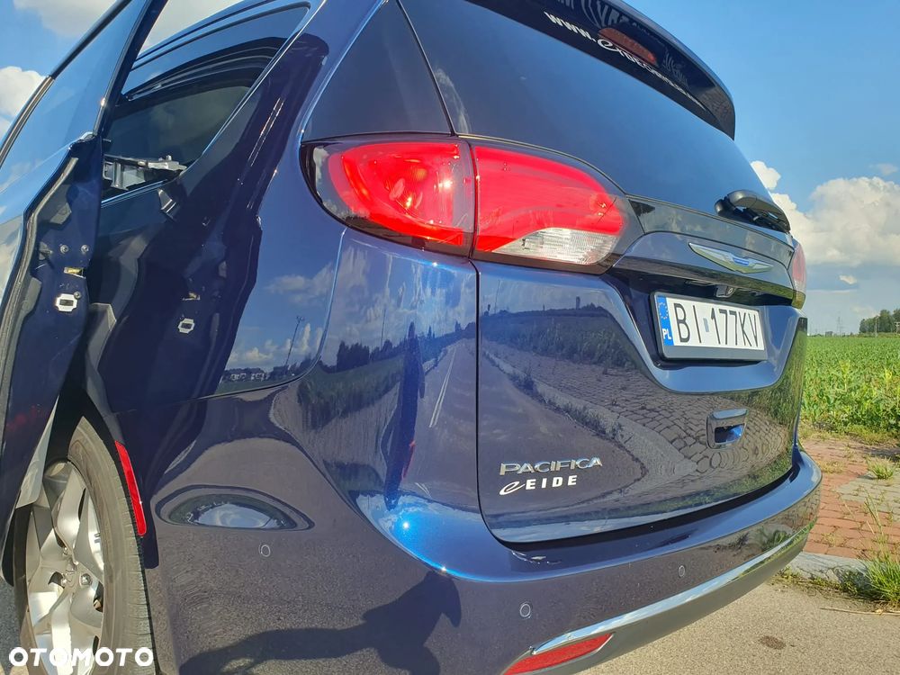 Chrysler Pacifica - 11