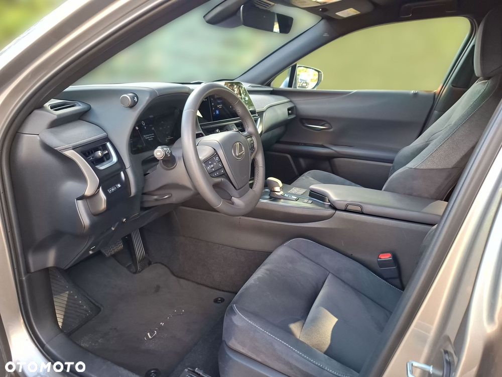 Lexus UX 300h Business - 9