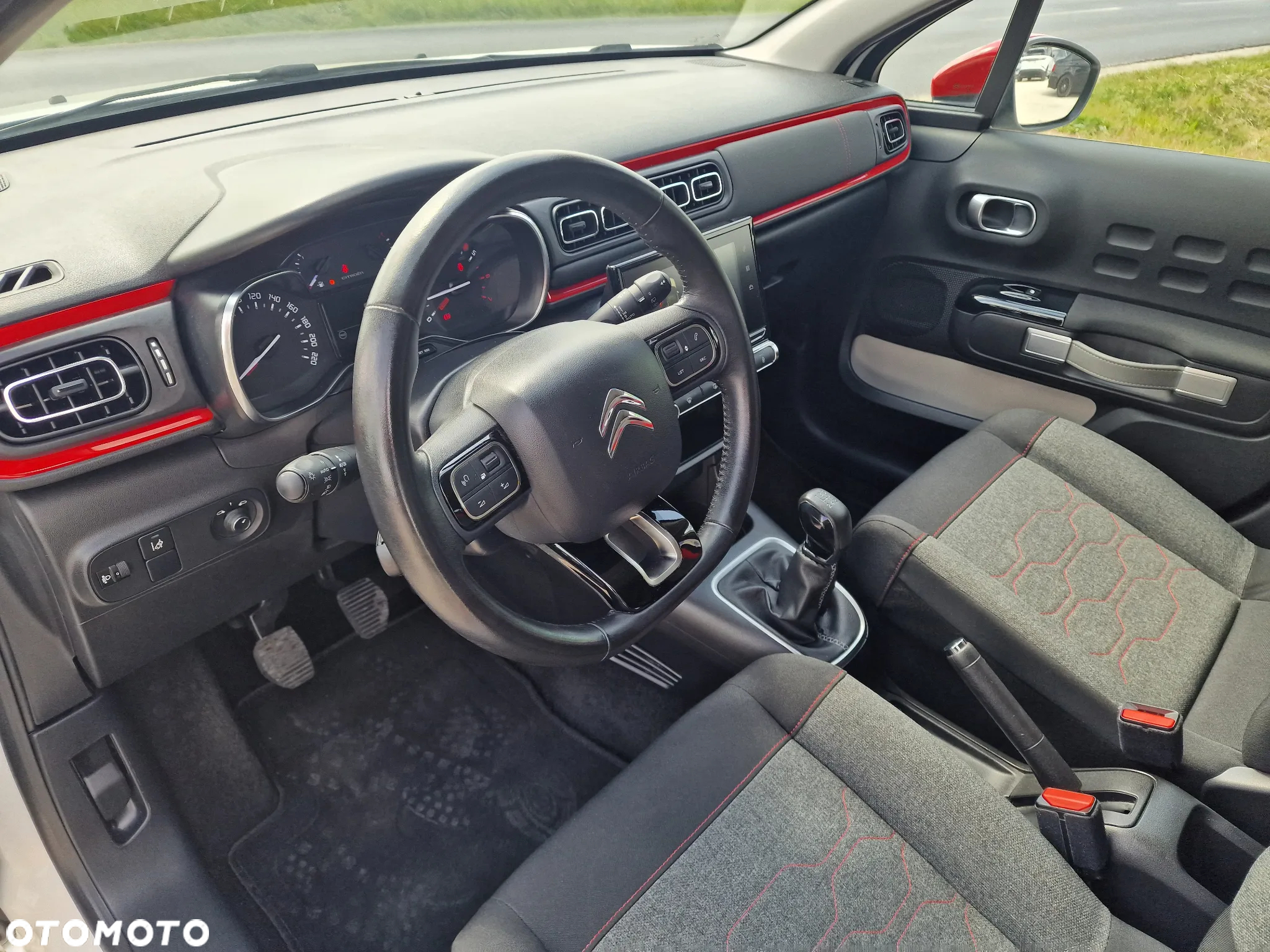 Citroën C3 1.2 PureTech Shine - 17