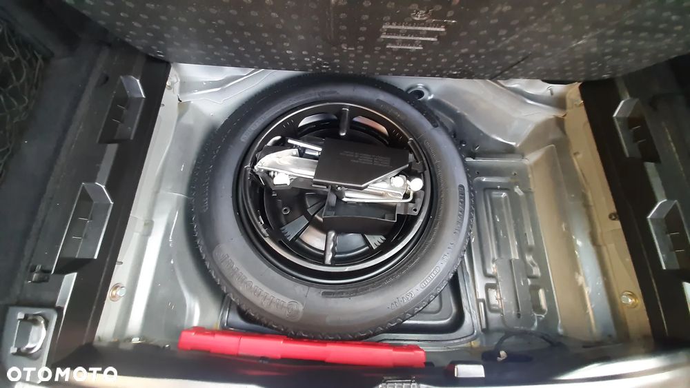 Mercedes-Benz Klasa C 180 BlueEFFICIENCY Elegance - 38