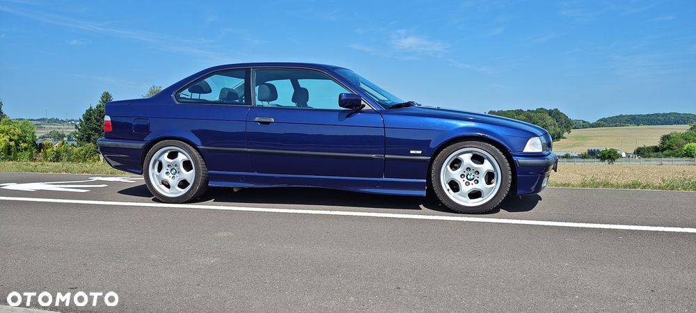 BMW Seria 3 323i - 36