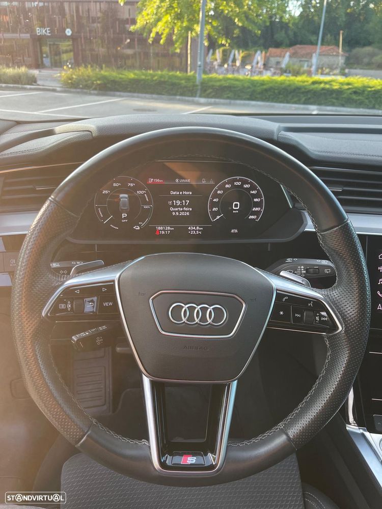 Audi e-tron 55 quattro S line - 13