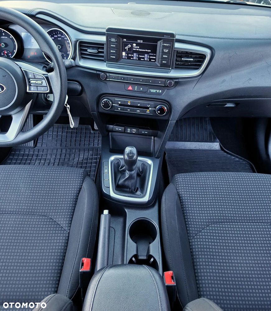 Kia Ceed - 21