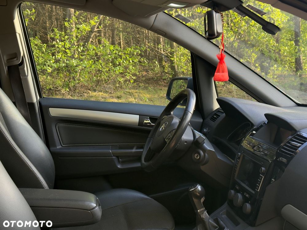 Opel Zafira 1.8 Cosmo - 6