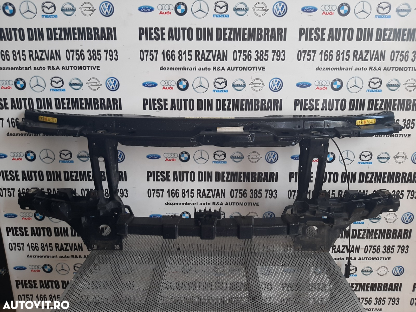 Trager Calandru Fata Complet Radiator Apa Clima Termocupla Etc. Land Rover Range Rover Vogue L322 A - 2