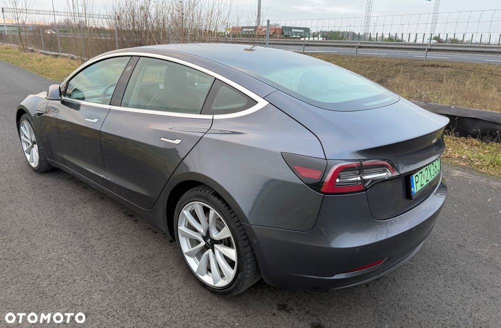 Tesla Model 3 - 13