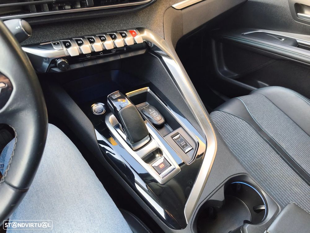 Peugeot 3008 1.6 Hybrid Allure Pack e-EAT8 - 16