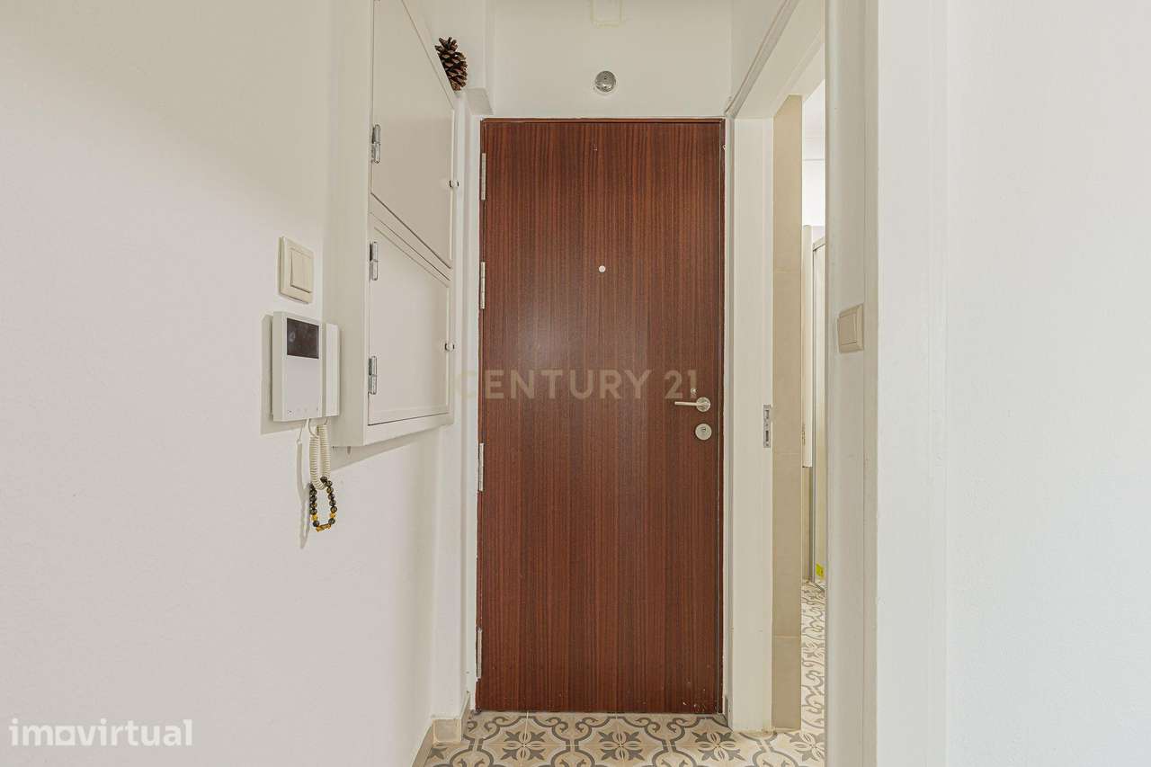 APARTAMENTO REMODELADO NO CENTRO DA COSTA DE CAPARICA - Grande imagem: 4/23