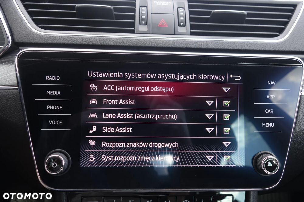 Skoda Superb 2.0 TDI SCR 4x4 Style DSG - 33