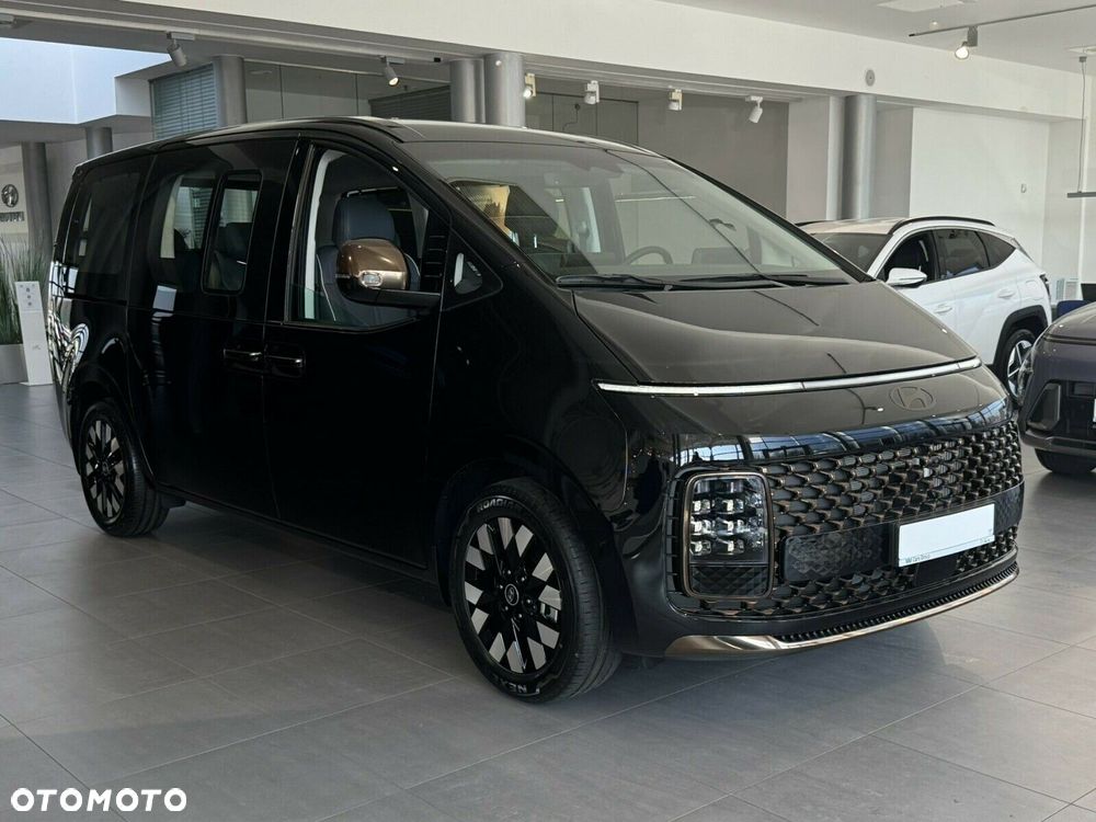 Hyundai Staria 1.6 T-GDI HEV Luxury - 3