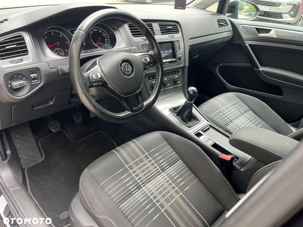 Volkswagen Golf 1.6 TDI BlueMotion Trendline - 18