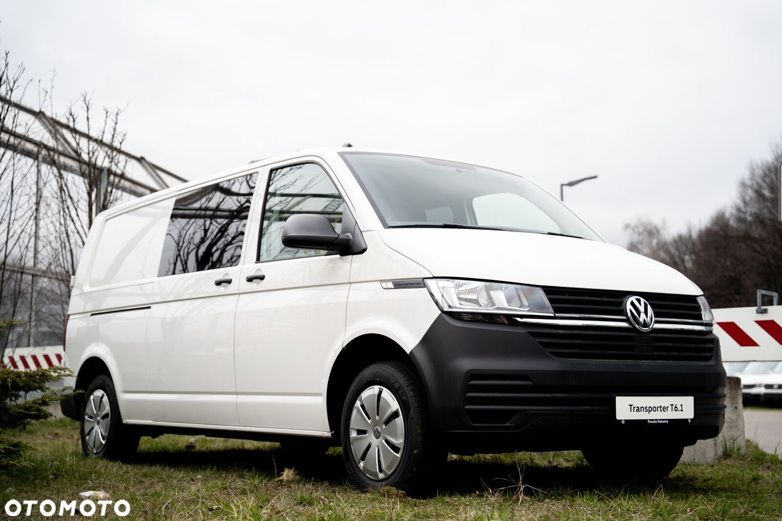 Volkswagen Transporter L2 2.0 TDI 150 KM 6-bm - 36