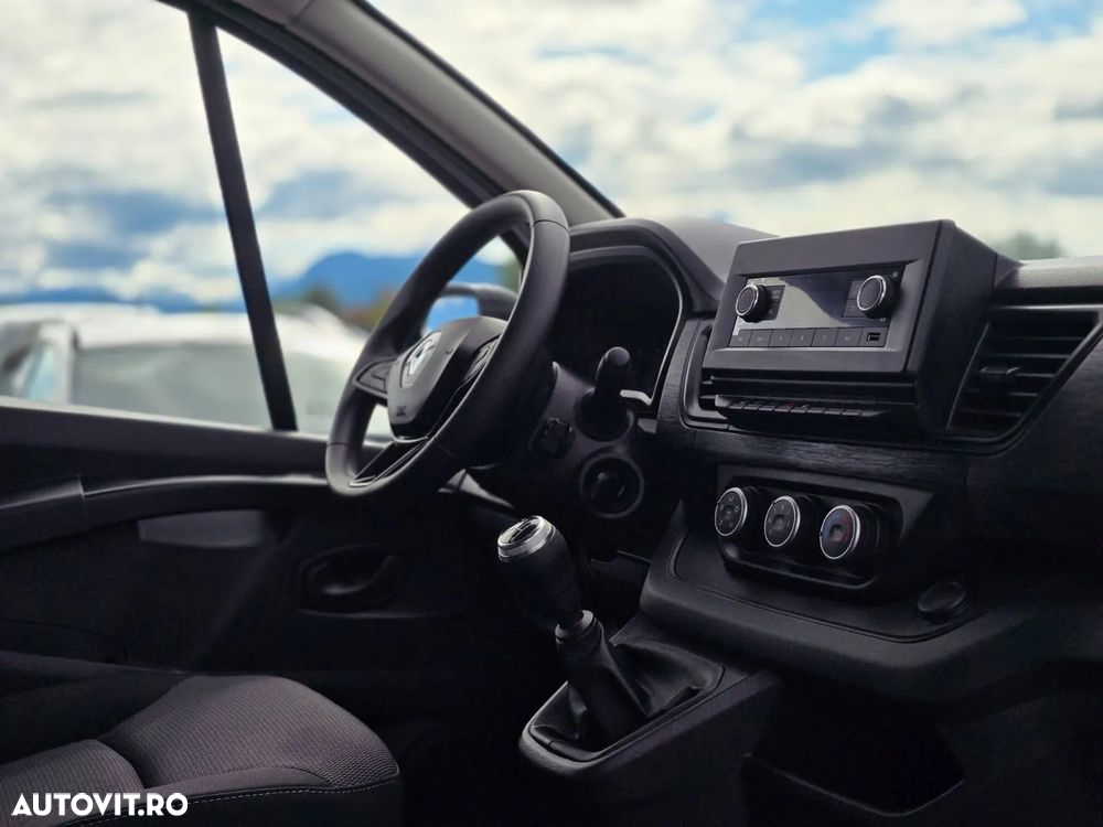 Renault TRAFIC - 9