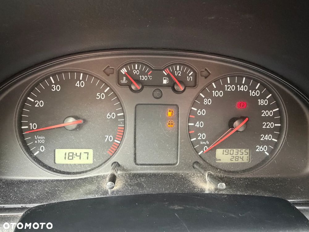 Volkswagen Passat 1.8 Comfortline - 14