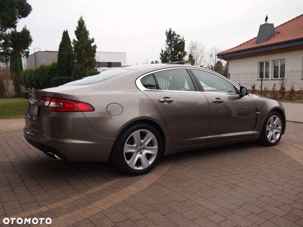Jaguar XF 3.0 V6 D Premium Luxury - 10