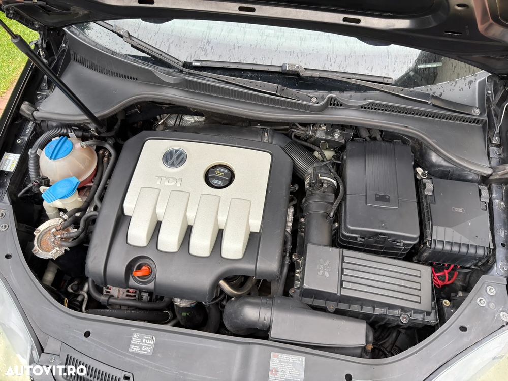 Volkswagen Golf 2.0 TDI Comfortline DSG - 13