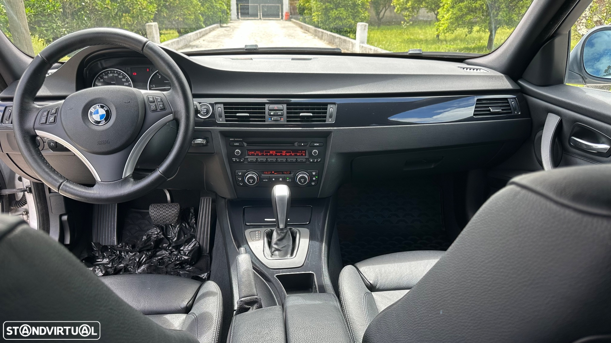 BMW 318 d Touring Auto - 24
