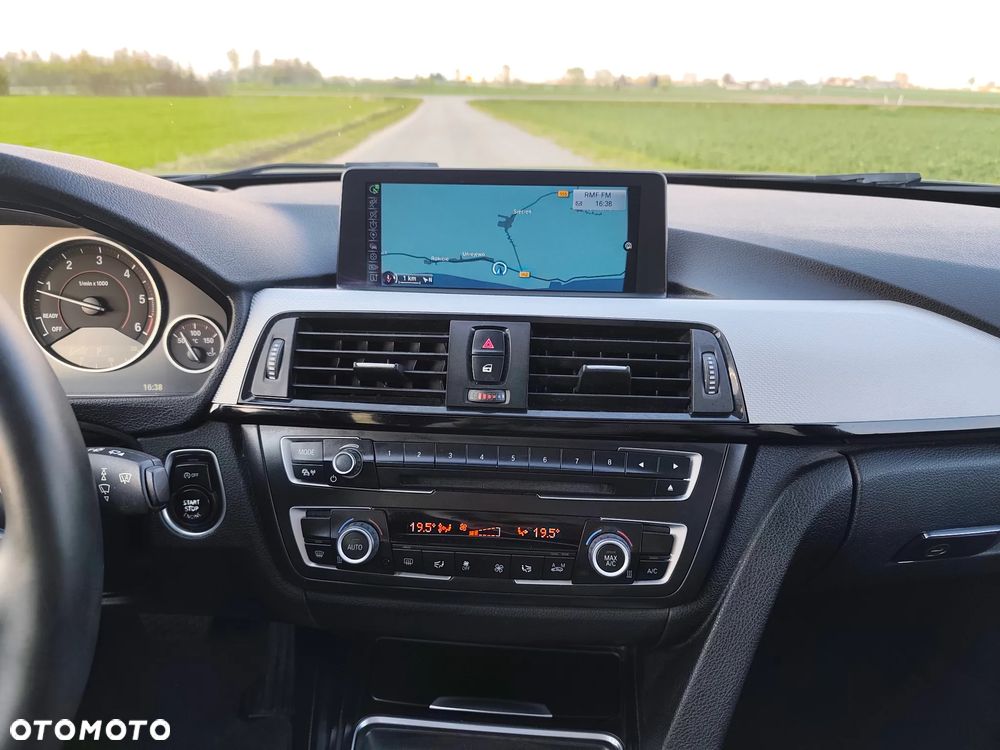 BMW Seria 3 320d xDrive Edition M Sport Shadow - 17
