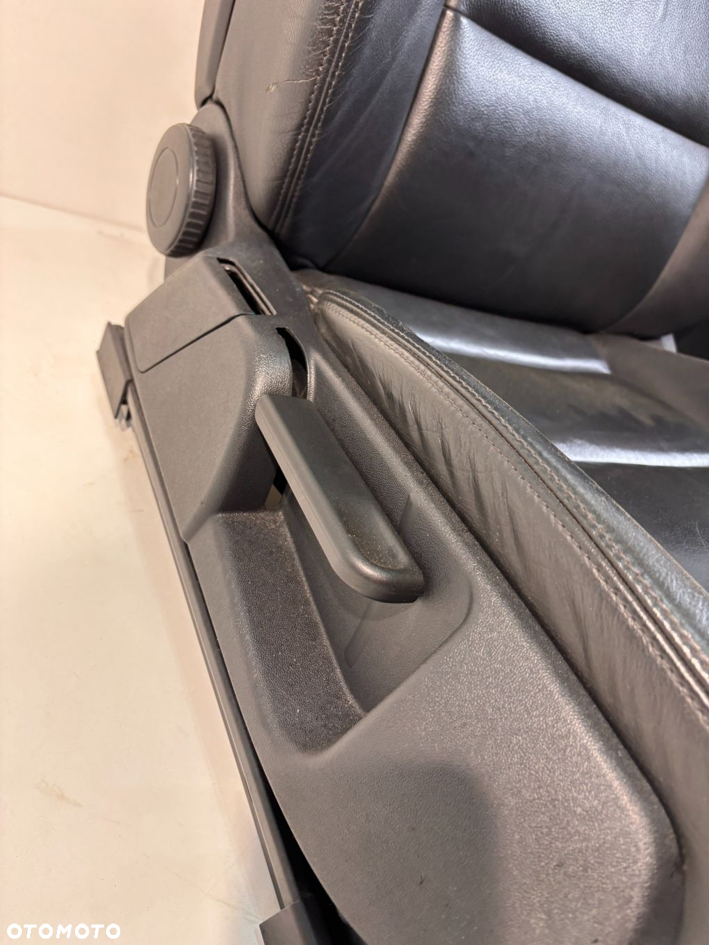 FOTELE SKÓRZANE KOMPLET GRZANE GRZANA KANAPA SCHOWKI KOMBI-SEDAN Audi A4 B6/B7 - 4