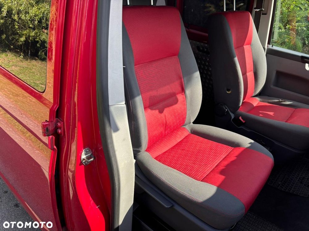 Volkswagen Transporter T5 2.5 TDI 130 KM Doka 5-Osobowy - 19
