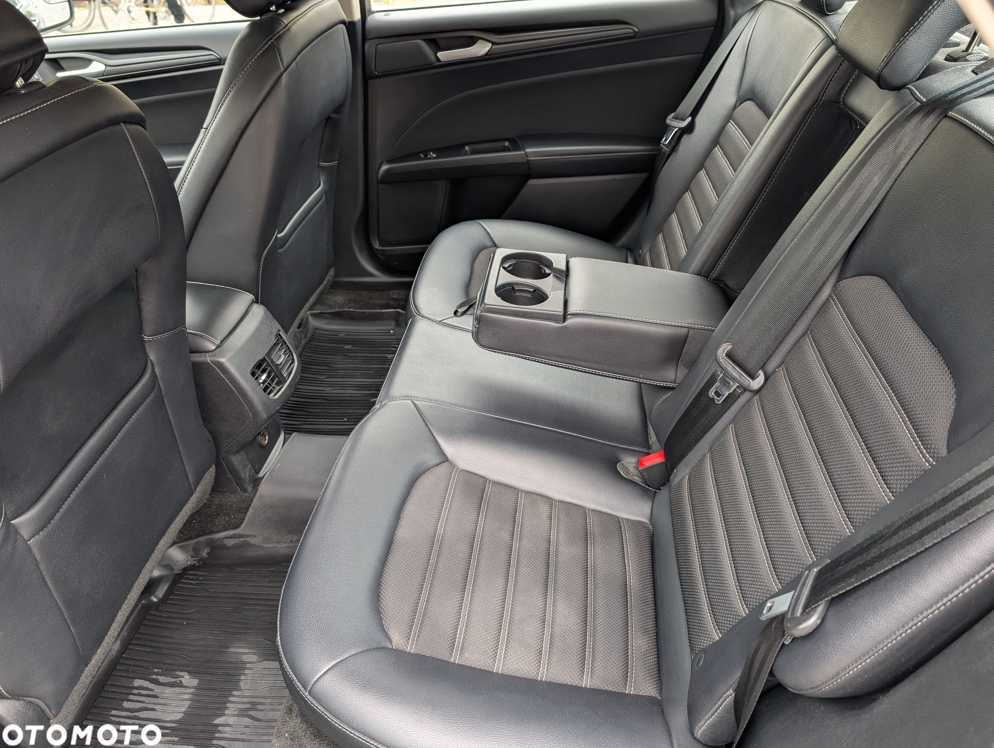 Ford Fusion - 12