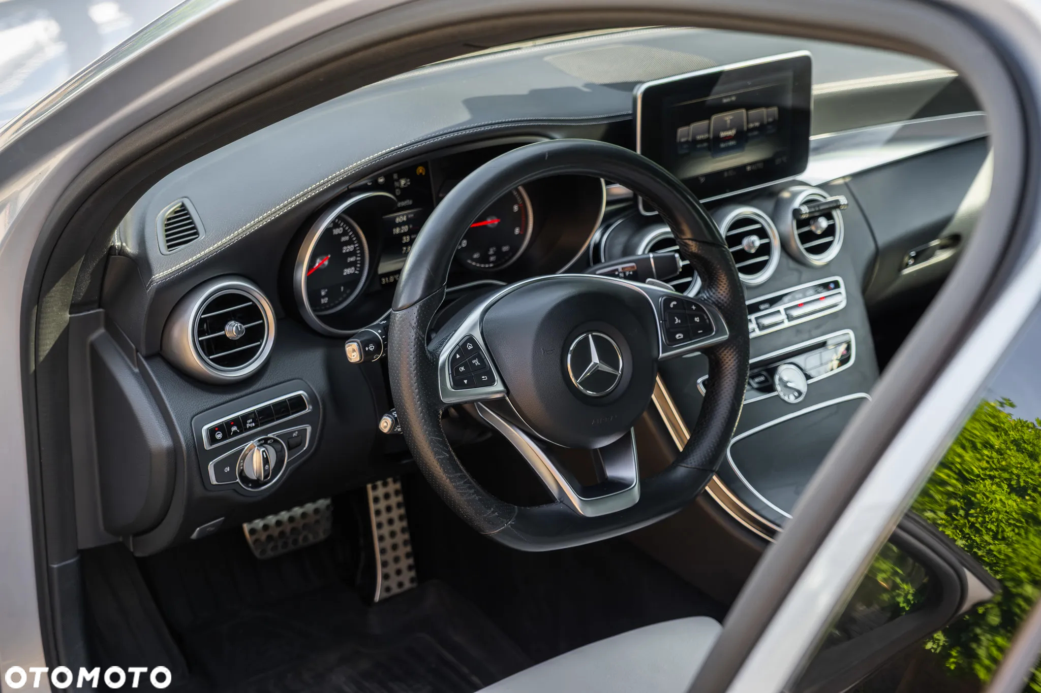 Mercedes-Benz Klasa C 250 (BlueTEC) d 4Matic T 7G-TRONIC AMG Line - 25