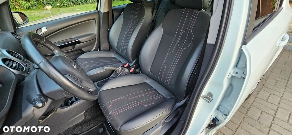 Opel Corsa 1.4 16V 150 Jahre - 4