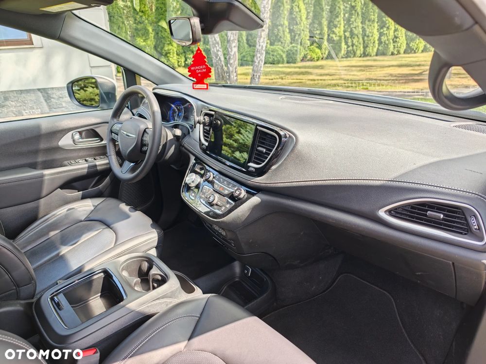 Chrysler Pacifica - 22