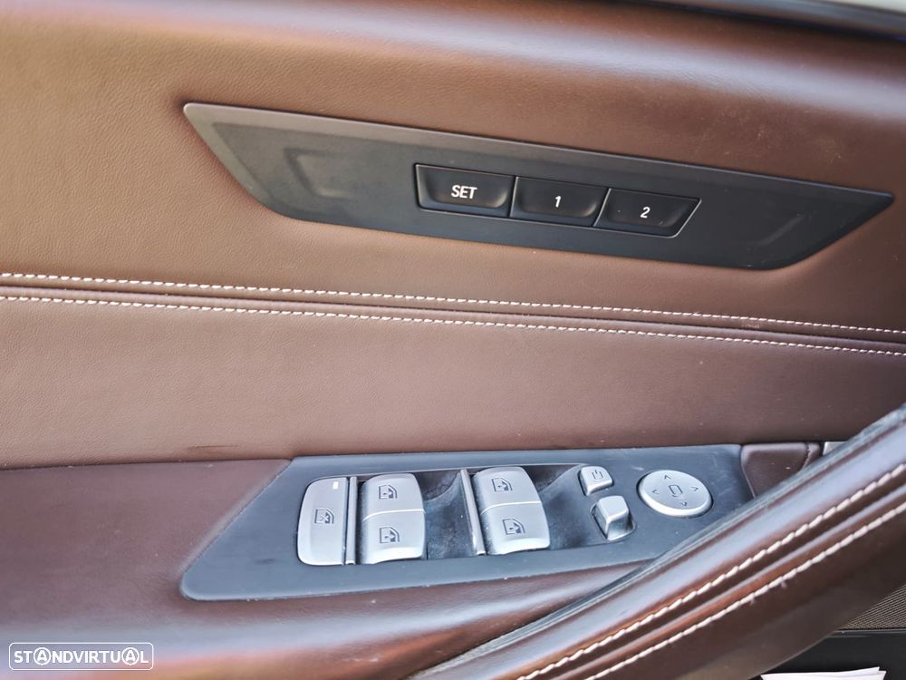 BMW 520 d Pack Desportivo M Auto - 17