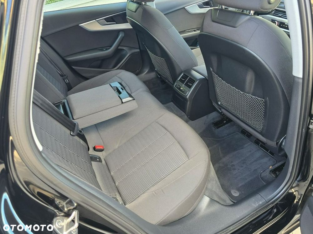 Audi A4 Limousine - 17