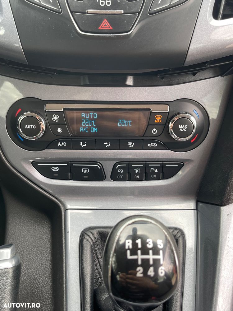 Ford Focus 1.6 TDCI DPF Titanium - 12