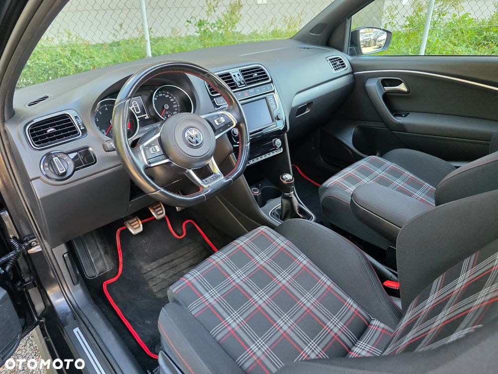 Volkswagen Polo - 16