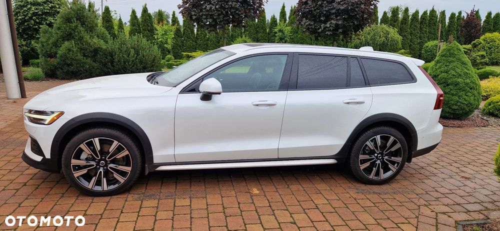 Volvo V60 Cross Country - 3