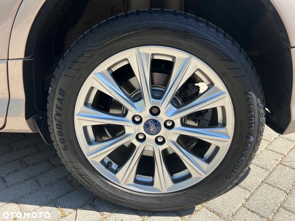 Ford Kuga 2.0 TDCi 4x4 Vignale - 34