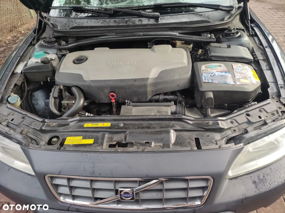 Volvo XC 70 D5 AWD Momentum - 8