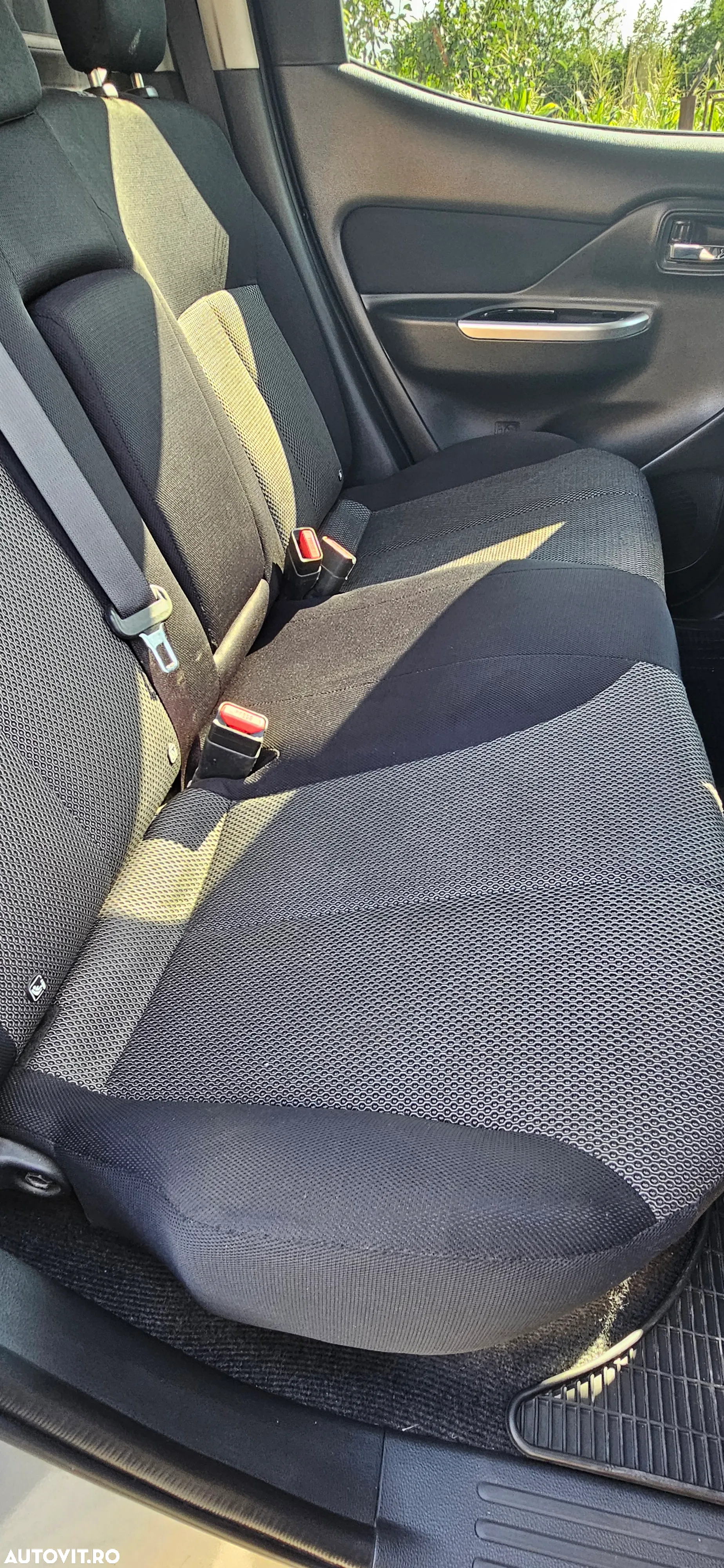Mitsubishi L200 Double Cab 2.2 DI-D A/T Intense - 11