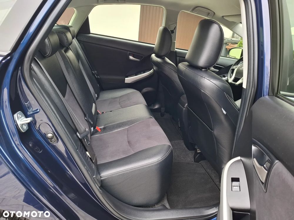 Toyota Prius (Hybrid) Executive - 19