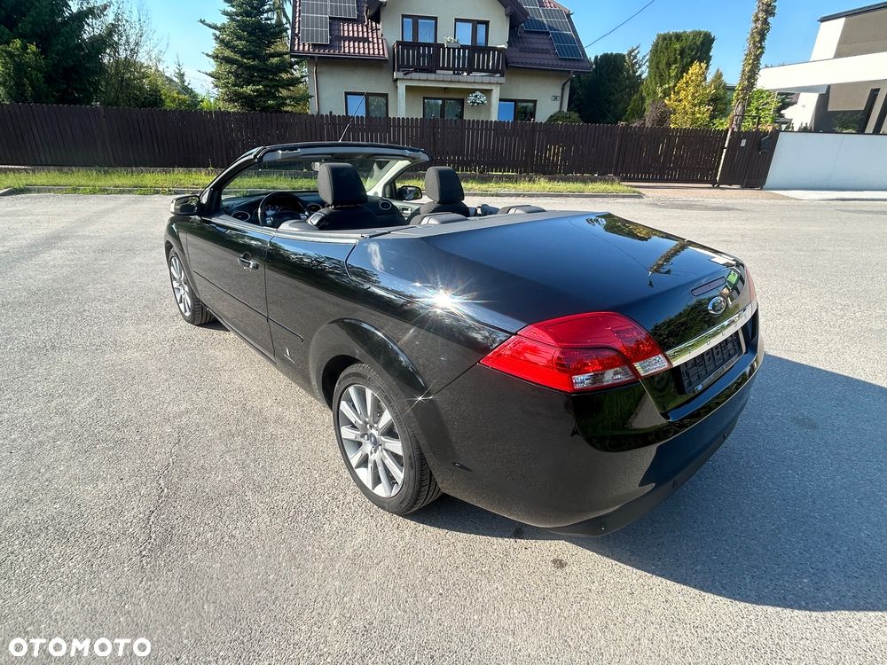 Ford Focus 2.0 16V Sport - 11