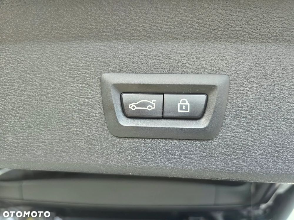BMW X1 xDrive28i xLine - 21