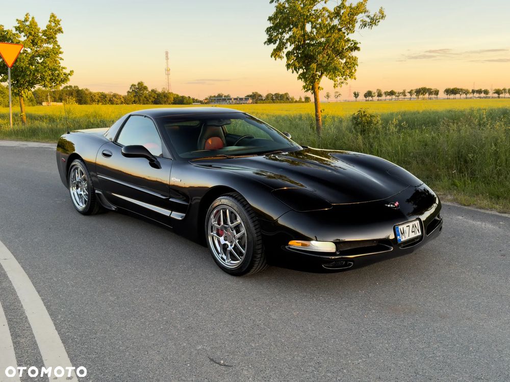 Chevrolet Corvette - 18
