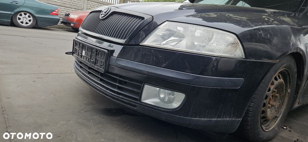 SKODA OCTAVIA II  04-08 1.9 TDI BXE - ZDERZAK PRZÓD PRZEDNI CZARNY - 2