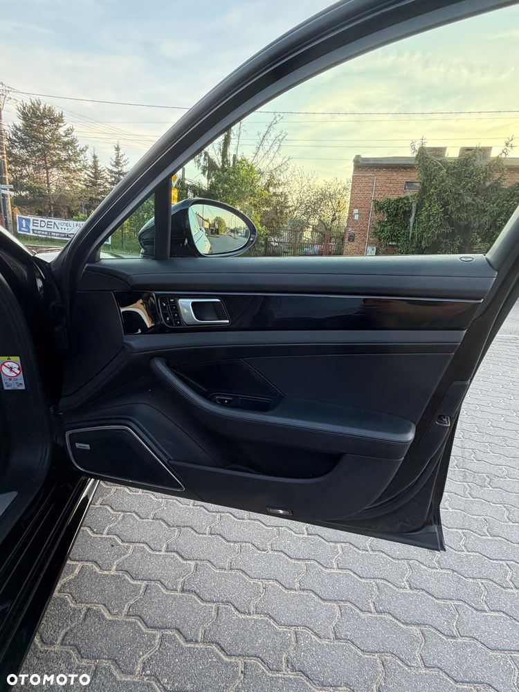 Porsche Panamera 4 E-Hybrid Executive - 17