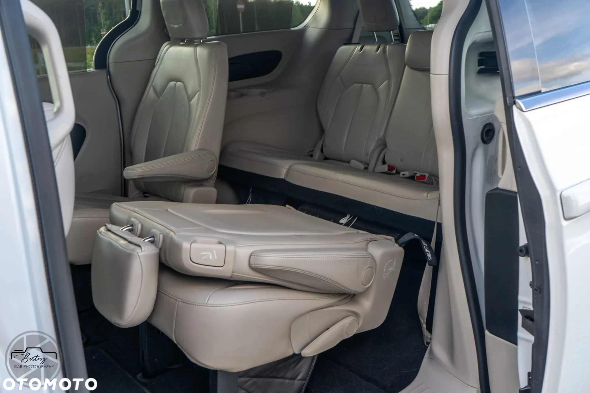 Chrysler Pacifica - 24