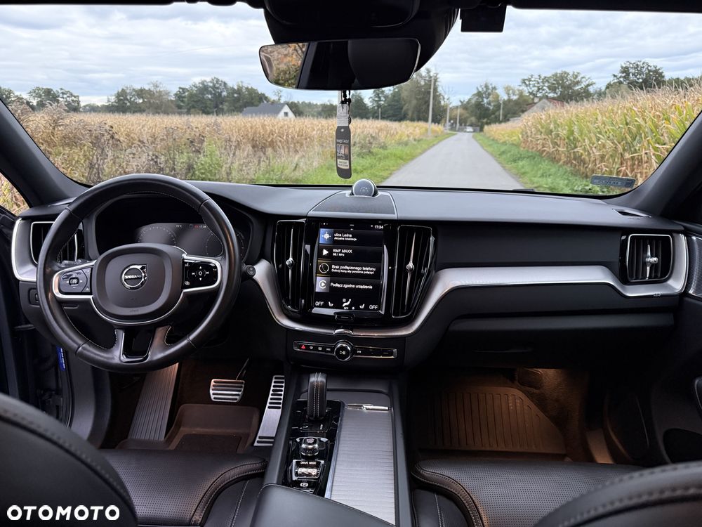 Volvo XC 60 B5 D AWD R-Design - 21