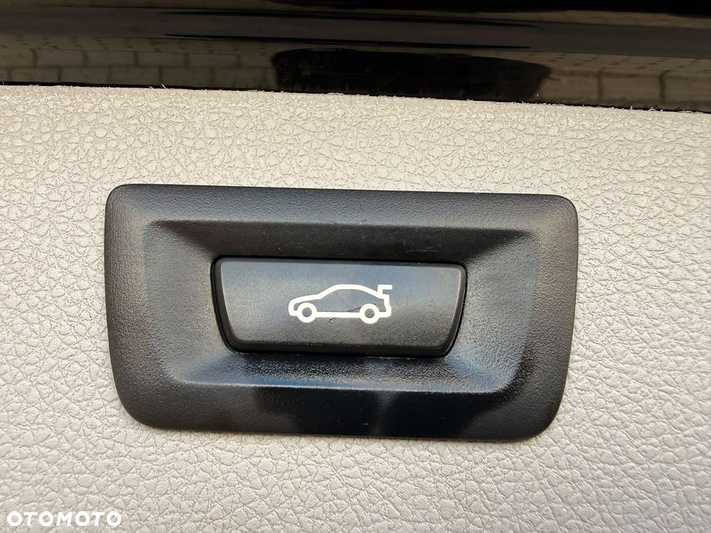 BMW Seria 3 318d Sport Line - 17